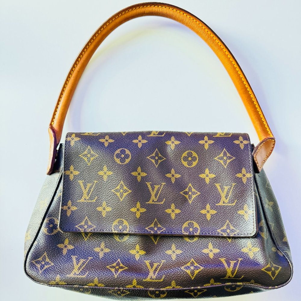 LOUIS VUITTON Monogram Mini Loop